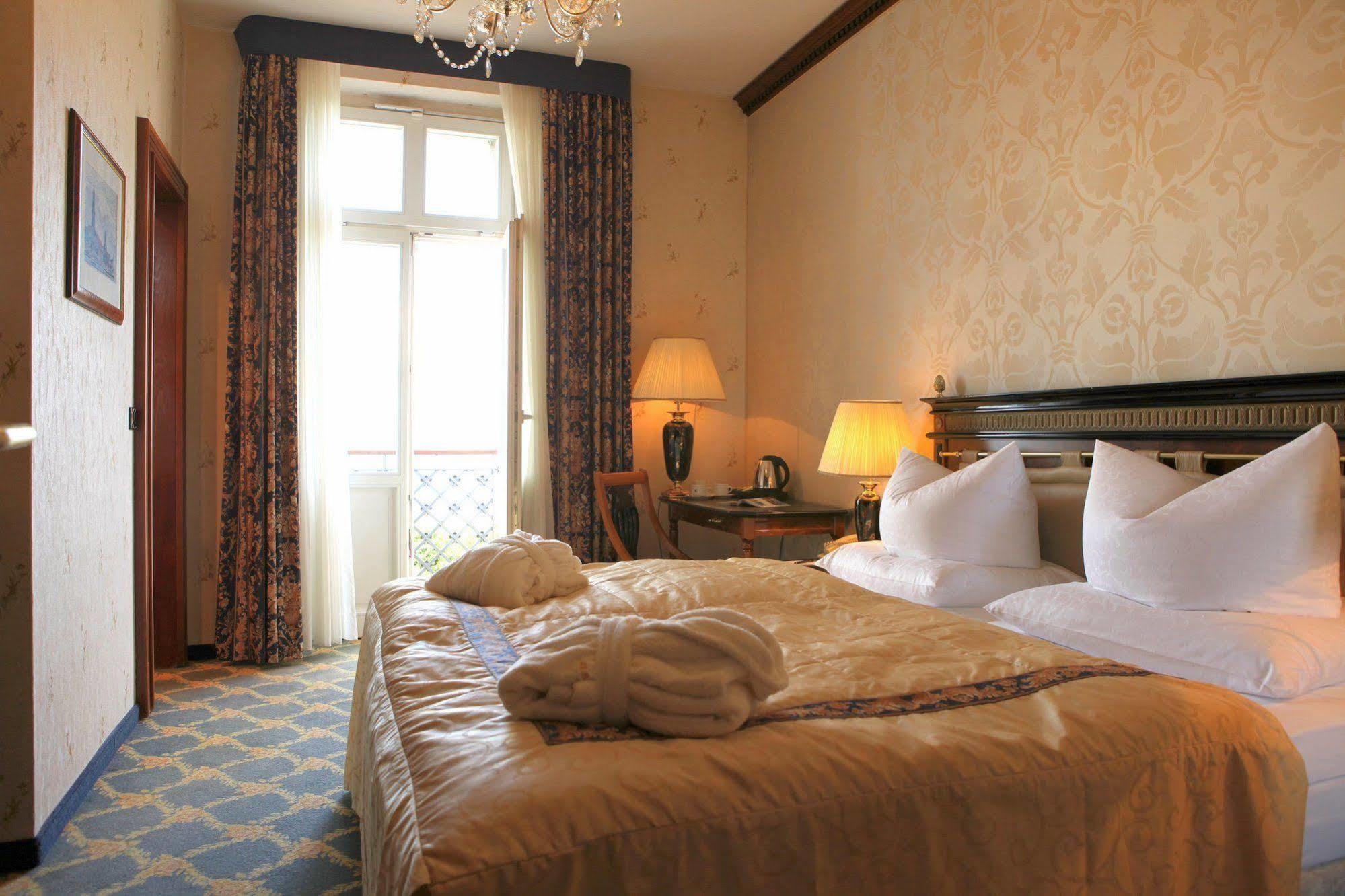 Seetelhotel Ahlbecker Hof Heringsdorf  Exterior photo A room at the hotel