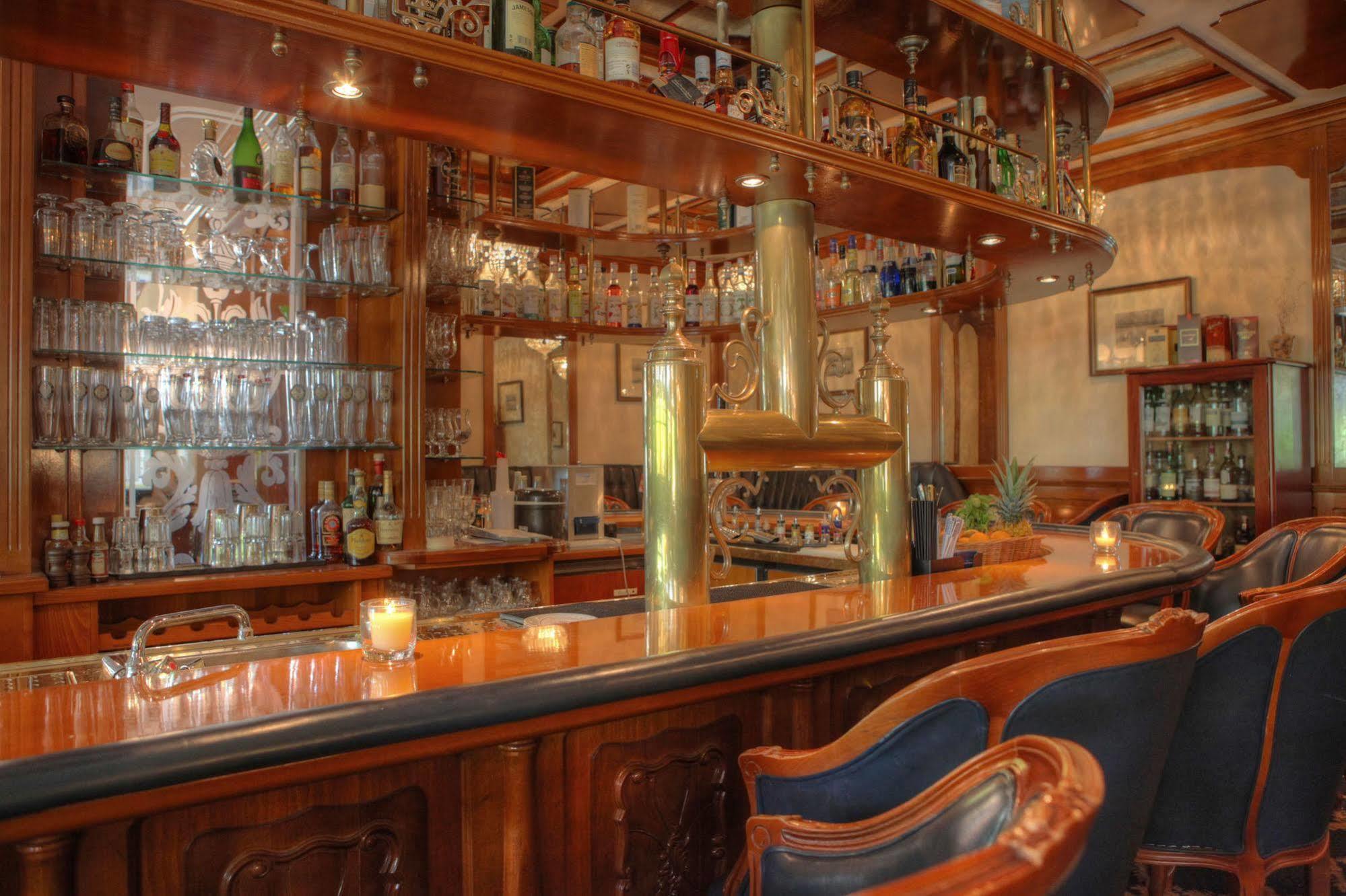 Seetelhotel Ahlbecker Hof Heringsdorf  Exterior photo The bar at the Hotel de Ville