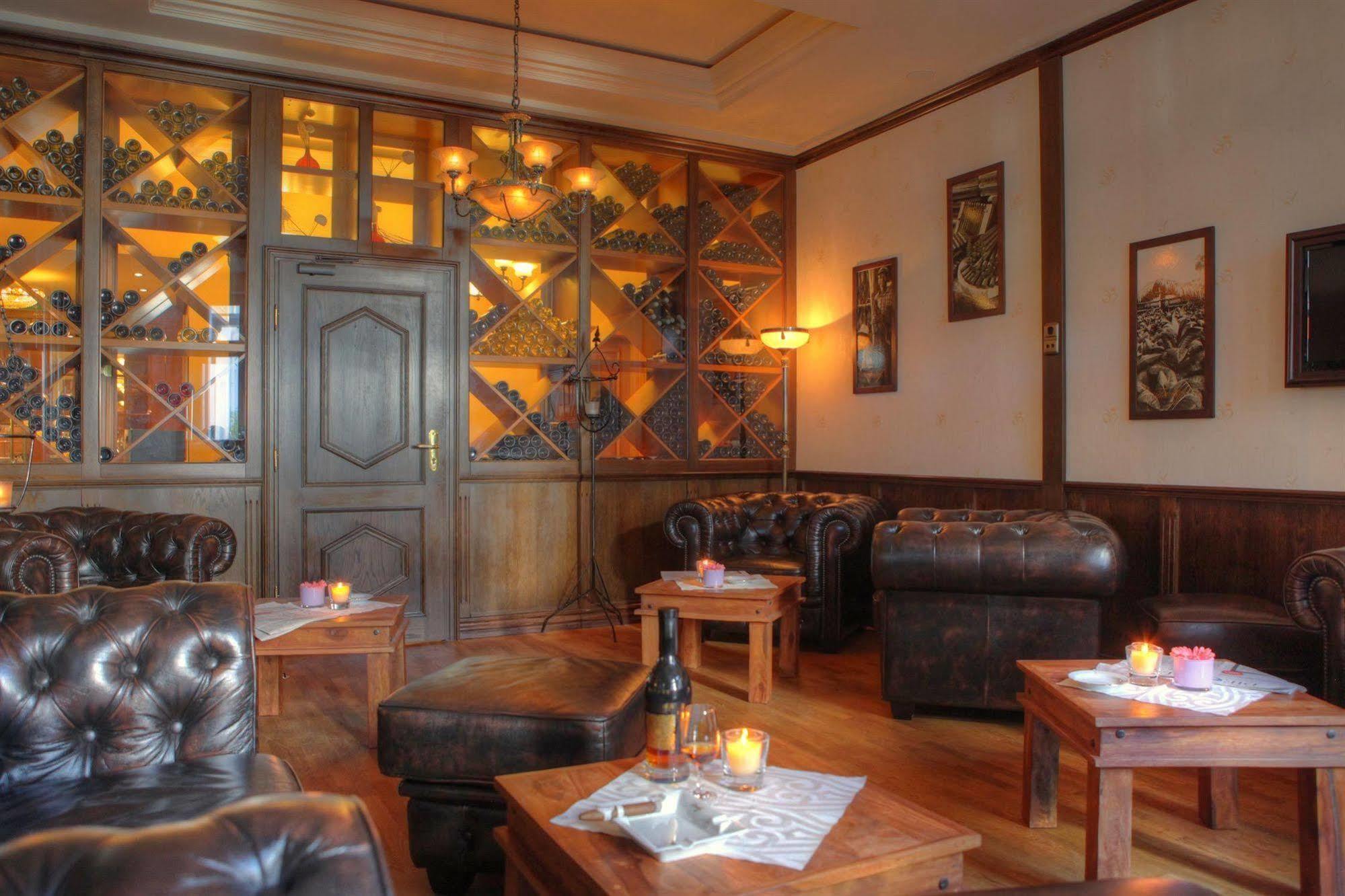 Seetelhotel Ahlbecker Hof Heringsdorf  Exterior photo Interior of a wine bar in Germany