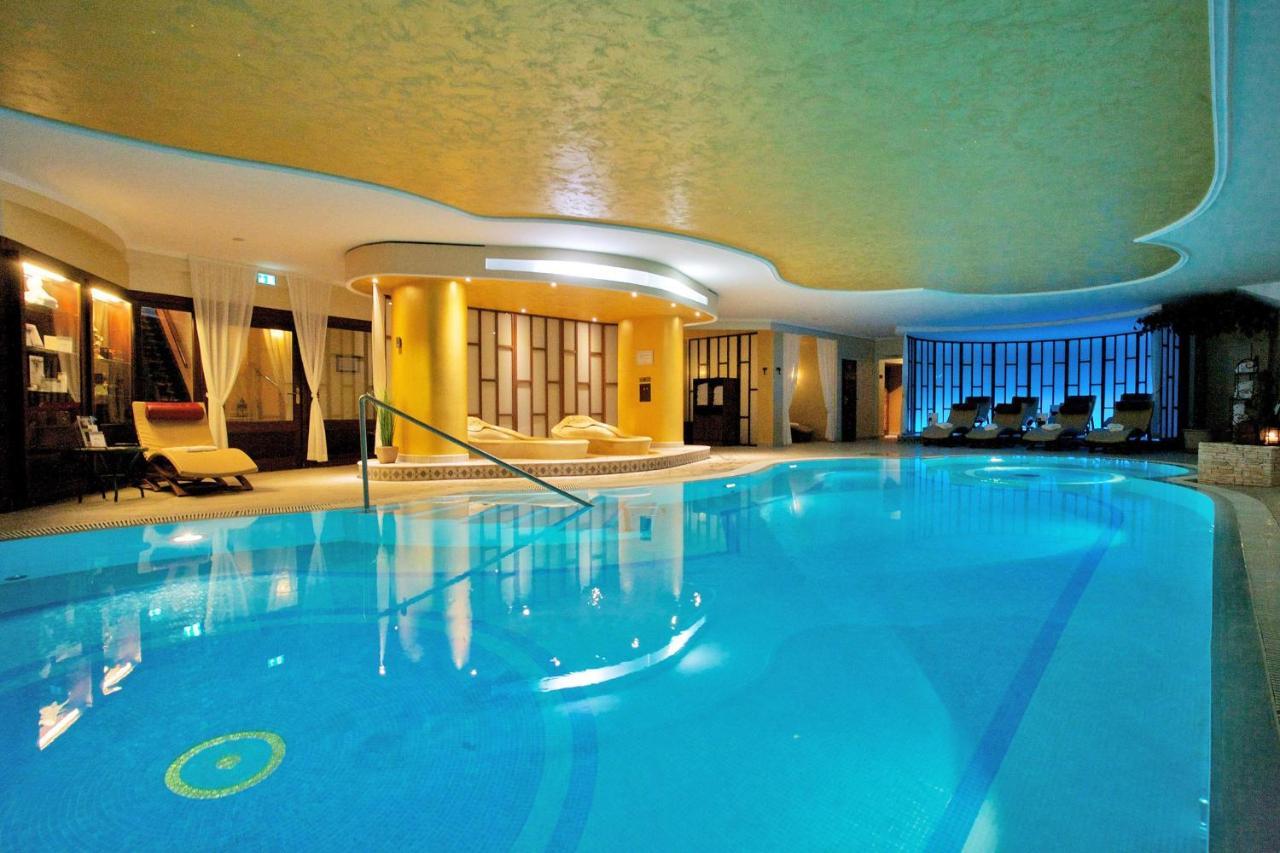 Seetelhotel Ahlbecker Hof Heringsdorf  Exterior photo The swimming pool at the InterContinental Wien