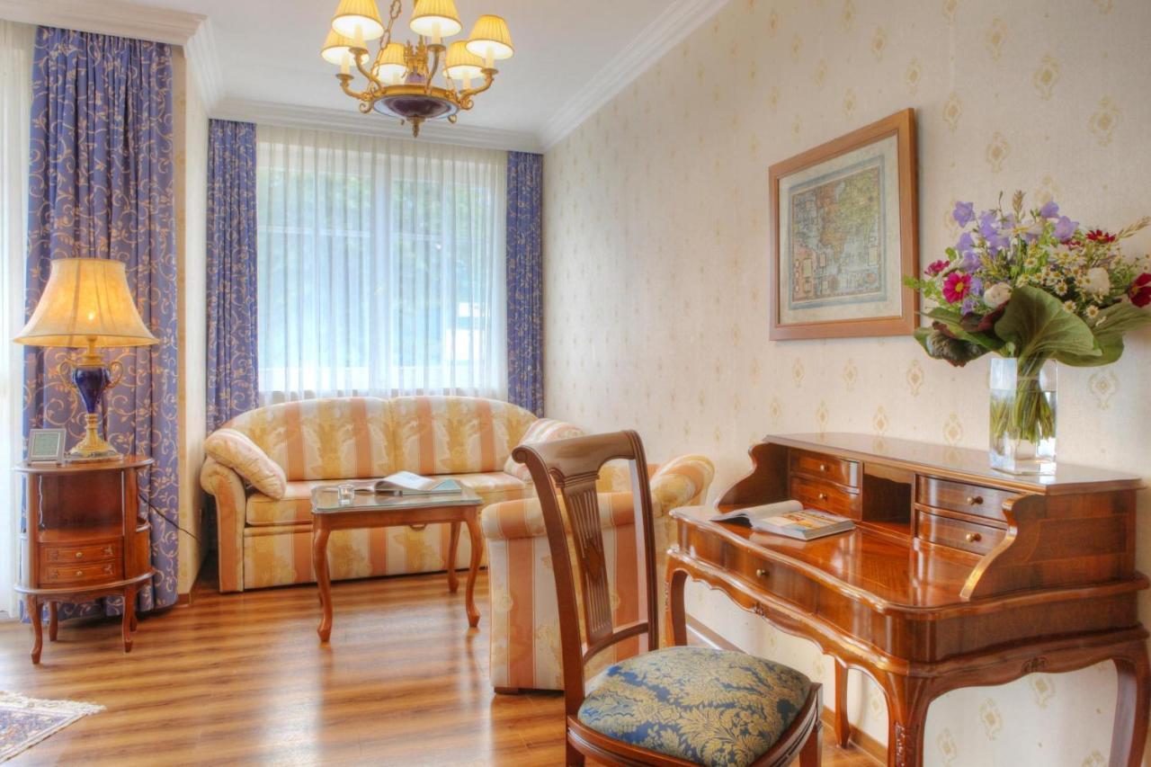 Seetelhotel Ahlbecker Hof Heringsdorf  Room photo A living room